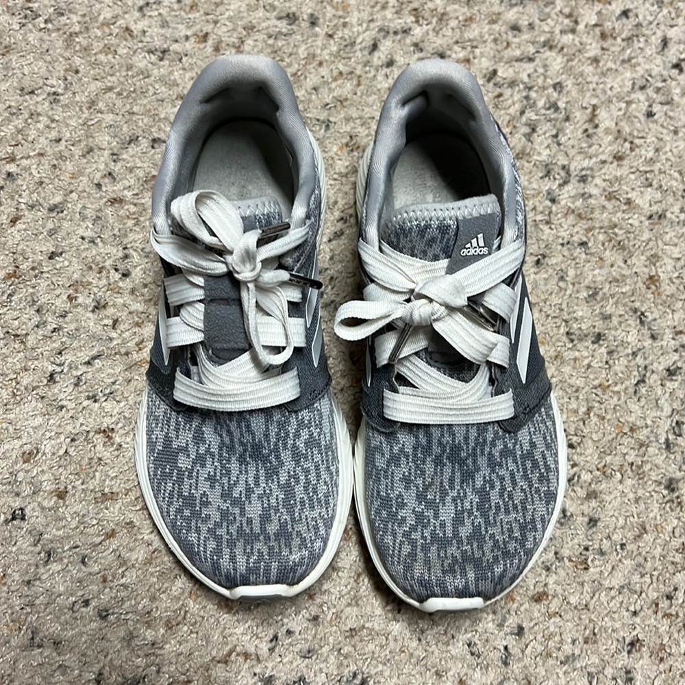 Wemons Adidas Edge Lux size 6